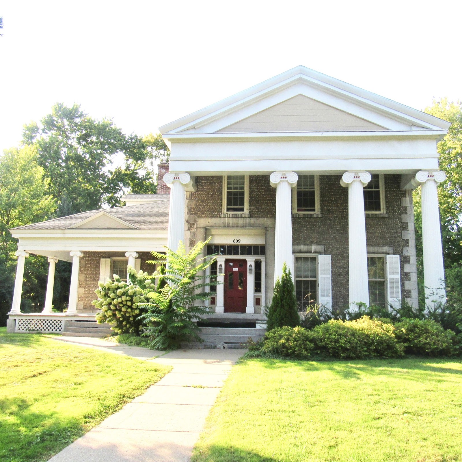 609 Vine St., Liverpool